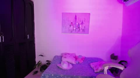 Snapshot of jully_dreams chatting on April 2026 06:36:02 PM July online show from April 2026 06:36:02 PM