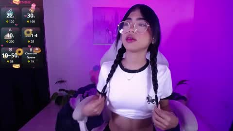 Snapshot of jully_dreams chatting on May 2026 06:25:02 PM July online show from May 2026 06:25:02 PM