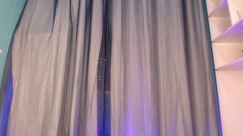 Snapshot of jullyjuicy chatting on January 2025 12:48:02 AM Jully online show from January 2025 12:48:02 AM