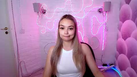 Snapshot of jullymood chatting on August 2026 02:03:02 AM DoubleCherry online show from August 2026 02:03:02 AM