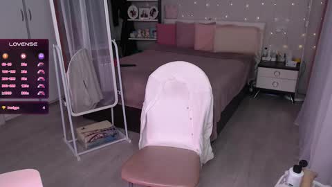 Julia online show from November 2025 05:46:02 PM