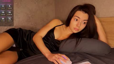 Hloya online show from September 2025 02:40:01 PM