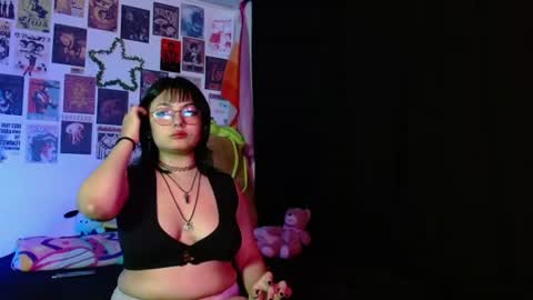Snapshot of julz_cherry_ chatting on July 2026 06:09:01 AM Cherry Julz Independiente online show from July 2026 06:09:01 AM