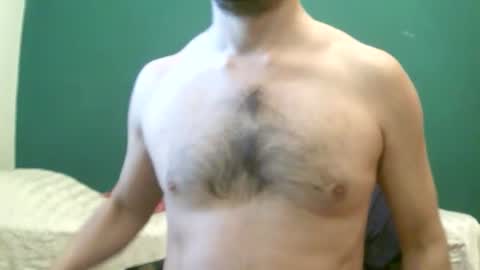 Mia online show from October 2025 12:22:02 PM