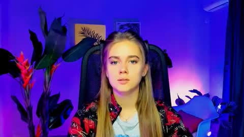 Snapshot of junewoods chatting on November 2025 06:24:01 AM junewoods online show from November 2025 06:24:01 AM