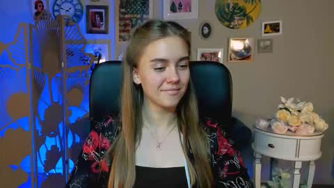 Snapshot of junewoods chatting on November 2025 05:18:02 AM junewoods online show from November 2025 05:18:02 AM