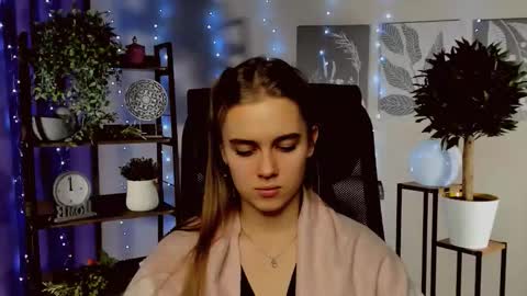 Snapshot of junewoods chatting on December 2025 01:18:01 PM junewoods online show from December 2025 01:18:01 PM