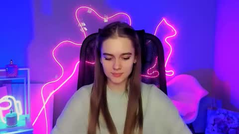 junewoods online show from February 2026 03:45:01 PM