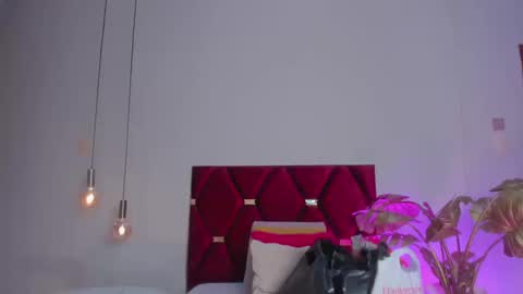 Jupiter Fox online show from September 2025 12:32:02 AM