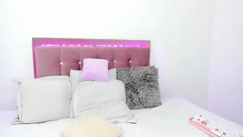  Isa y Luci  online show from December 2024 04:57:02 PM