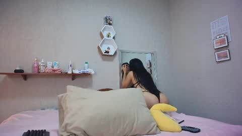  Isa y Luci  online show from May 2026 04:15:01 PM