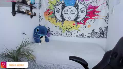 Sofia online show from December 2025 12:20:01 PM