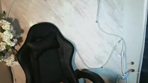 justhewayouare21 online show from May 2026 02:06:02 AM