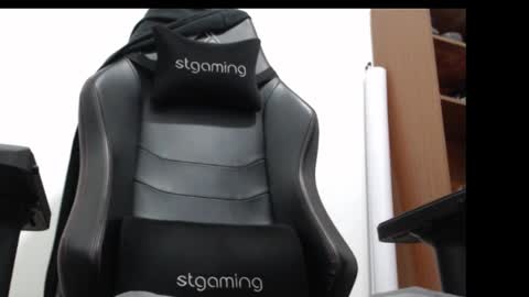 justin__fox online show from March 2025 01:45:01 AM