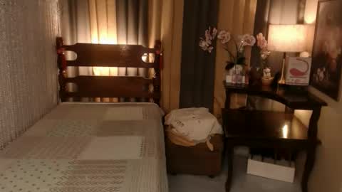 justine_hunk online show from November 2025 02:22:02 AM