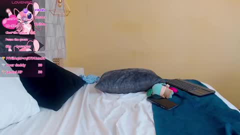 Justine online show from February 2025 04:55:01 PM