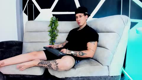 justinfuller_31 online show from September 2025 11:32:02 PM