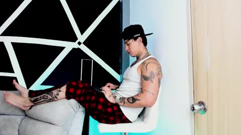 justinfuller_31 online show from October 2025 06:54:01 PM