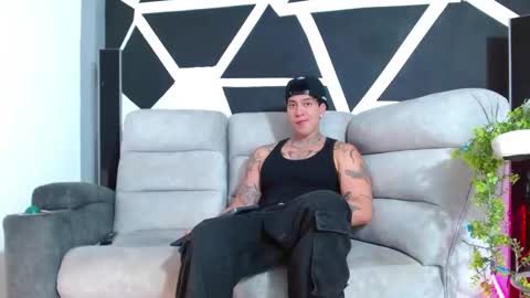 justinfuller_31 online show from November 2025 04:22:01 PM