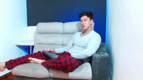 justinfuller_31 online show from April 2026 01:10:02 AM