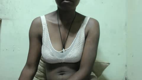 Justlhot online show from November 2025 01:37:01 AM