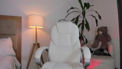 IG imbellamiaa online show from April 2026 01:25:02 AM