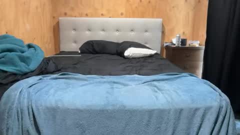 justmoresluts online show from April 2026 09:01:01 PM