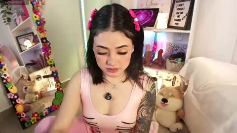 Snapshot of justonecute chatting on April 2026 11:29:02 PM Emy online show from April 2026 11:29:02 PM