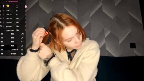 Lina online show from November 2025 07:35:02 PM