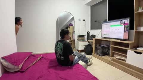 Snapshot of juva_ chatting on October 2025 11:15:01 PM Juan and friends online show from October 2025 11:15:01 PM
