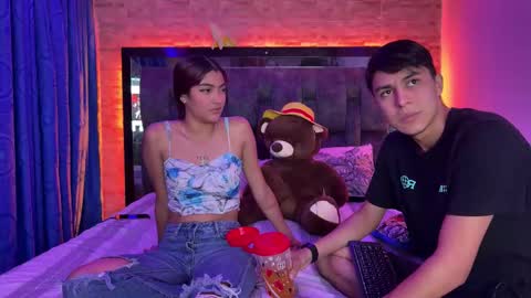 Snapshot of juva_ chatting on October 2025 11:27:01 PM Juan and friends online show from October 2025 11:27:01 PM