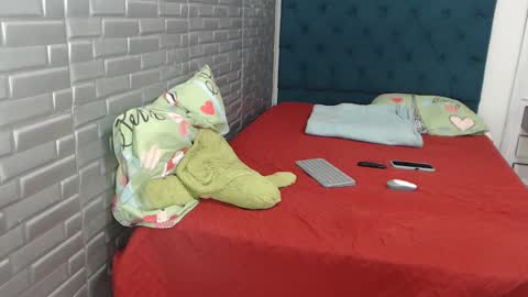 juviaandgray online show from January 2025 07:38:01 PM