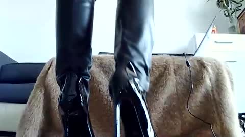 k_queen36 online show from April 2026 12:15:01 PM