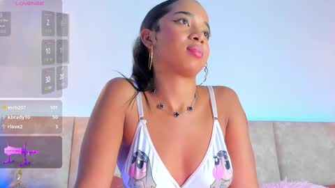 kaarol01 online show from October 2025 08:50:02 PM