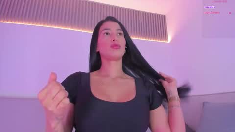 Carolina   online show from November 2025 12:17:01 PM