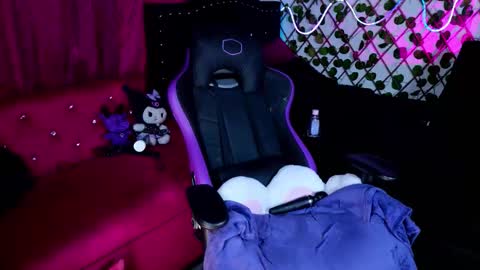 Kalypzo  online show from November 2025 09:39:01 PM