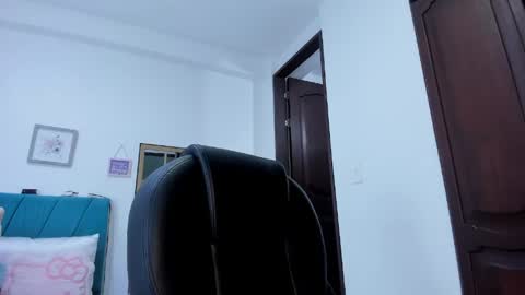 Kamilalopez online show from June 2026 10:44:02 PM