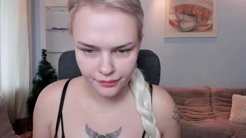 Camila online show from December 2025 08:01:02 AM