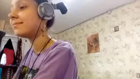 Mari  Simmons online show from September 2025 07:19:01 AM