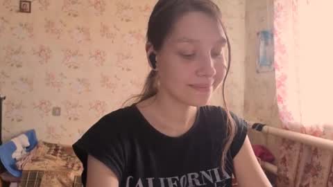 Mari  Simmons online show from October 2025 07:22:01 AM