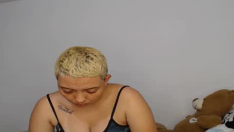 Snapshot of kammy_cami chatting on February 2026 11:25:01 PM kammy y camila online show from February 2026 11:25:01 PM