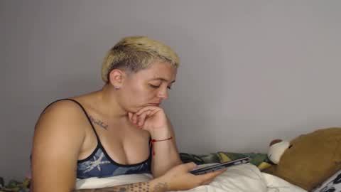 Snapshot of kammy_cami chatting on February 2026 10:48:01 PM kammy y camila online show from February 2026 10:48:01 PM