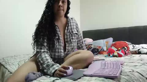 Snapshot of kara__gower chatting on January 2025 04:06:01 PM kara online show from January 2025 04:06:01 PM