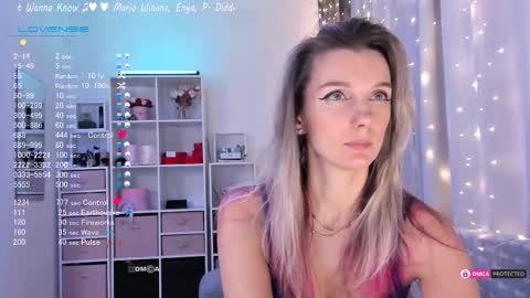 Julia online show from February 2025 09:59:01 PM