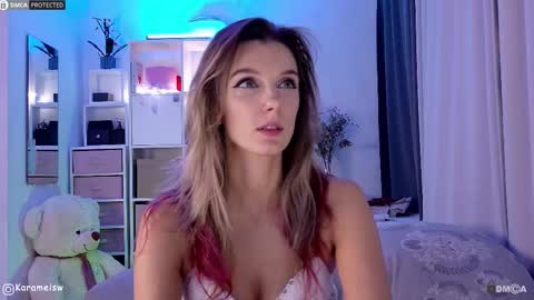 Julia online show from October 2025 10:12:01 PM