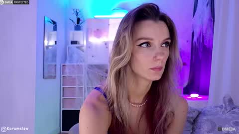 Julia online show from November 2025 12:12:01 AM