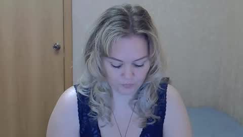 karennelsonx online show from May 2026 10:21:02 AM
