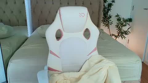 Snapshot of kari_brooks chatting on July 2026 11:41:01 AM kari_brooks online show from July 2026 11:41:01 AM