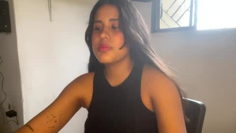 Snapshot of kariina_candy chatting on May 2026 08:39:02 PM kariina candy and fox online show from May 2026 08:39:02 PM