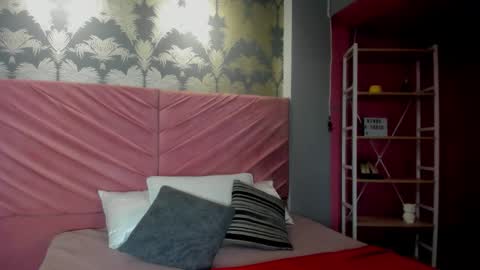 Karina online show from November 2025 09:17:01 PM